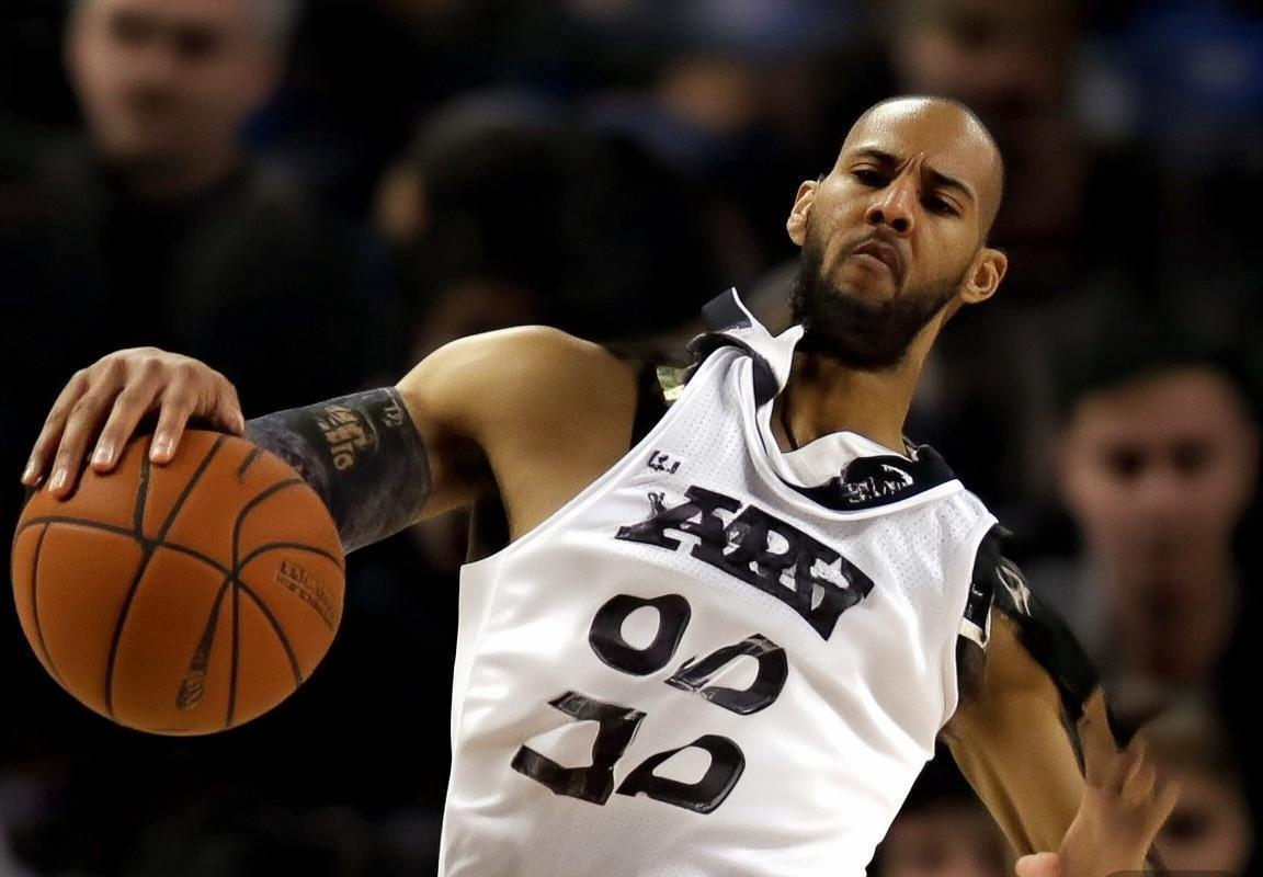 2020年NBA季后赛雷霆vs火箭巅峰对决：激情碰撞经典回顾(图3)