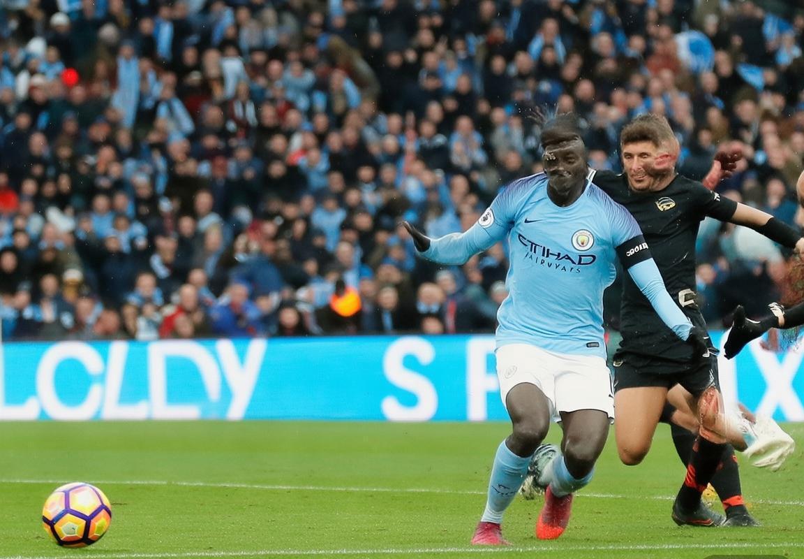 2018曼市德比：激情对决与经典瞬间回顾(图2)